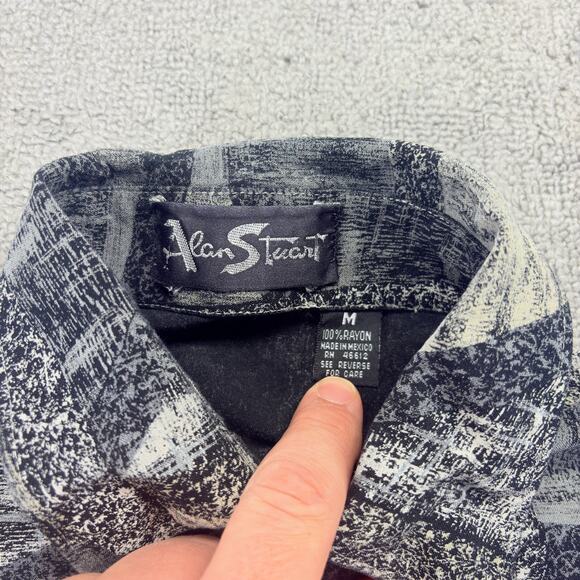 Vintage Alan Stuart Button Up Shirt Mens Medium Black Abstract Long Sleeve Rayon - Picture 3 of 6